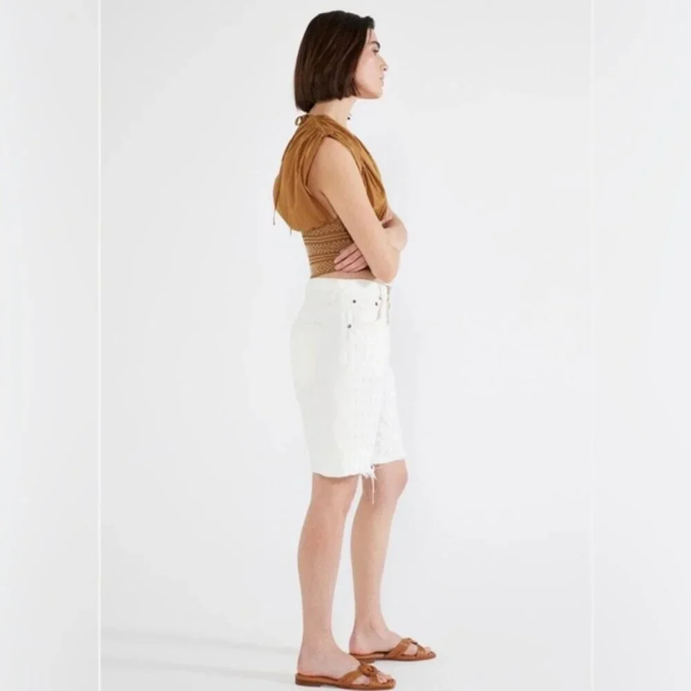 NWT etica NARIN RELAXED LONG SHORTS White Denim Laser Vortex Raw Hem Size 24‎
